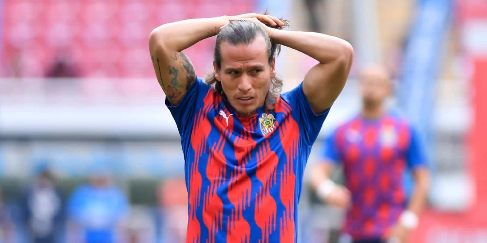 Chivas cuenta con un gran dilema en el caso de Rubén González