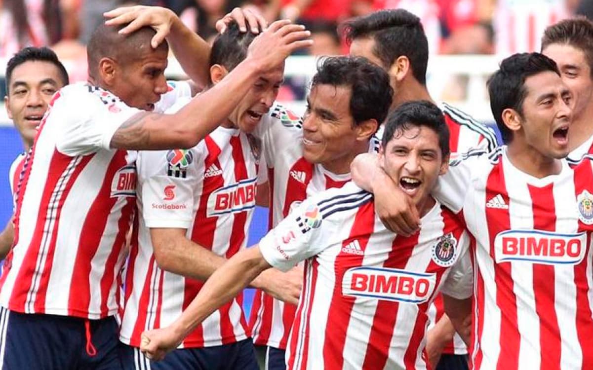 Chivas ha tenido grandes decepciones con jugadores usando el número 10 como Eduardo "Chofis" López, pero él no fue el peor.
