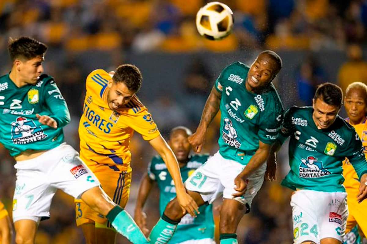Chivas podría ir por el lateral del León, Osvaldo Rodríguez, y no tendría que pagar un precio tan alto.
