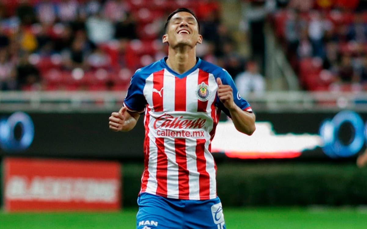 Chivas podría sumar a Marco Fabián a pesar de sus antecedentes de indisciplina.