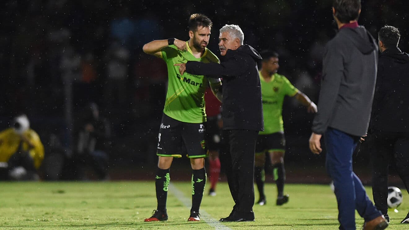 Chivas podría sumar a sus filas a un jugador de FC Juárez a pesar de que no ha gozado de continuidad con el "Tuca".