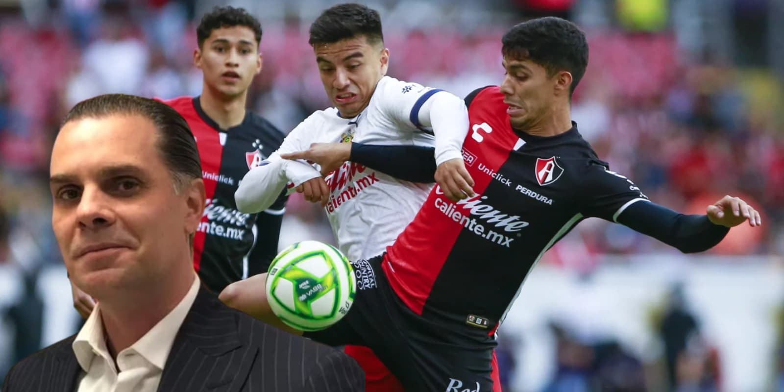 Christian Martinoli junto al Atlas vs Chivas / FOTO infobae