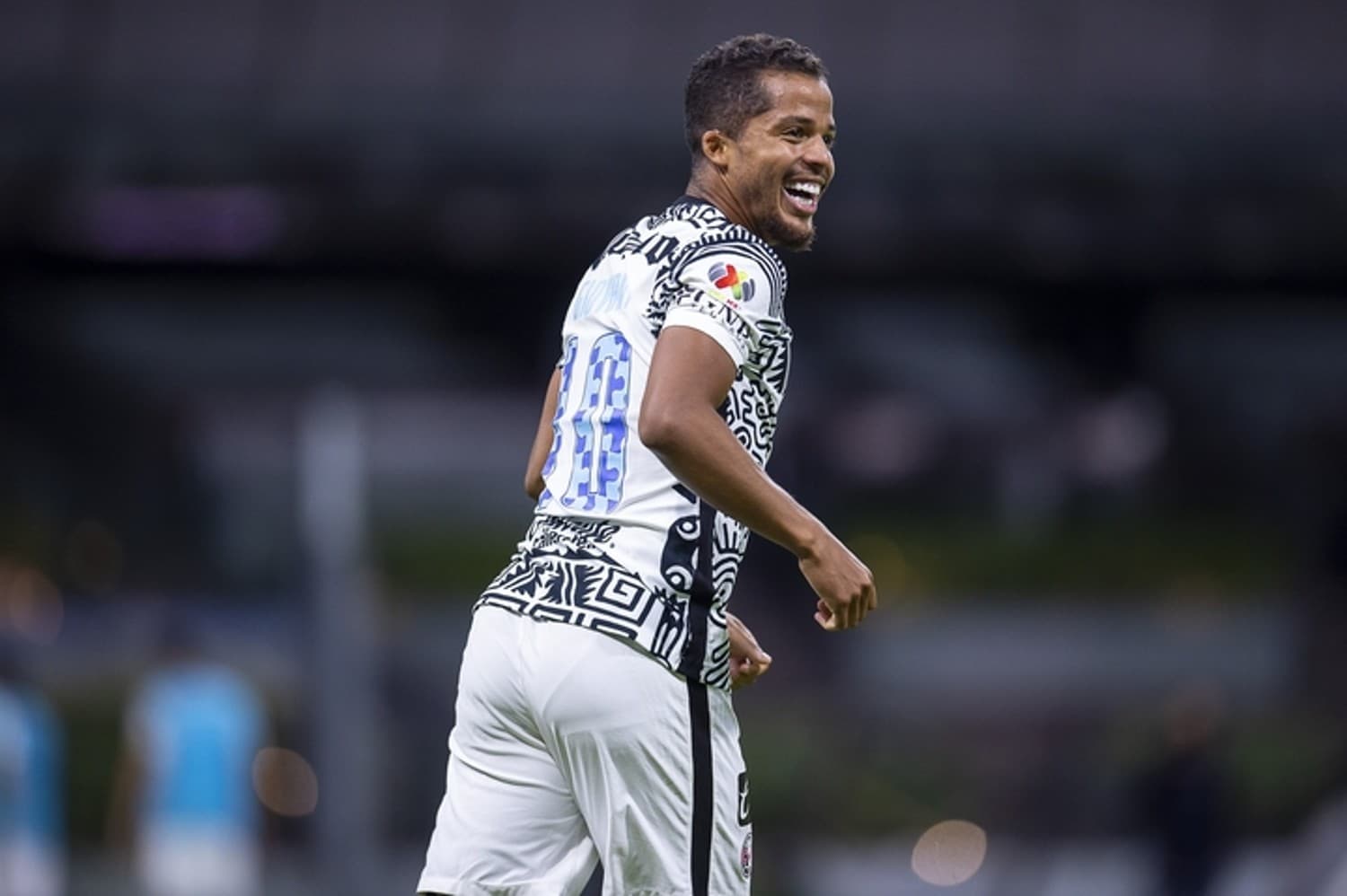 Coyotes de Tlaxcala le hizo una invitación a Giovani Dos Santos para que fiche con ellos y de paso le dijeron cuáles serían los beneficios que tendría al llegar al cuadro tlaxcalteca.