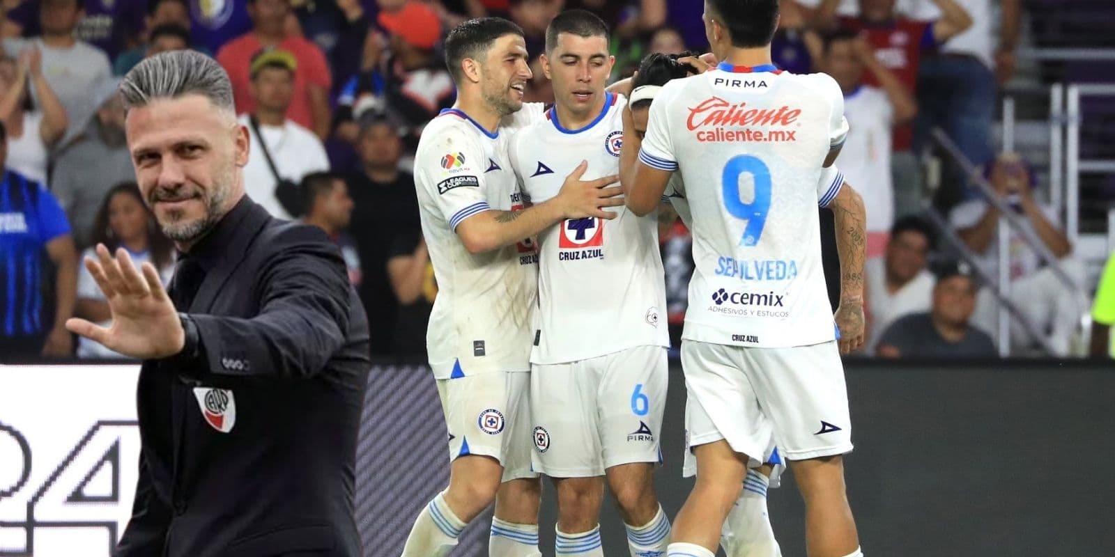 Cruz Azul festeja (foto: Cruz Azul FC)