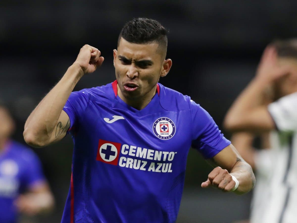 Cruz Azul fue campeón con Orbelín Pineda en sus filas y ya decidió algo sobre su futuro.