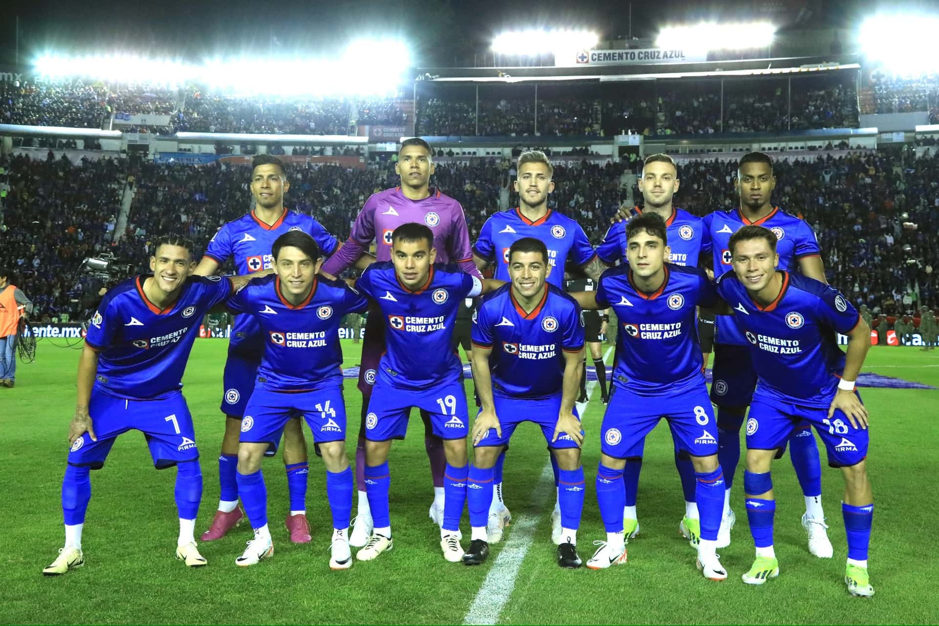 Cruz Azul llegó al primer lugar por el momento