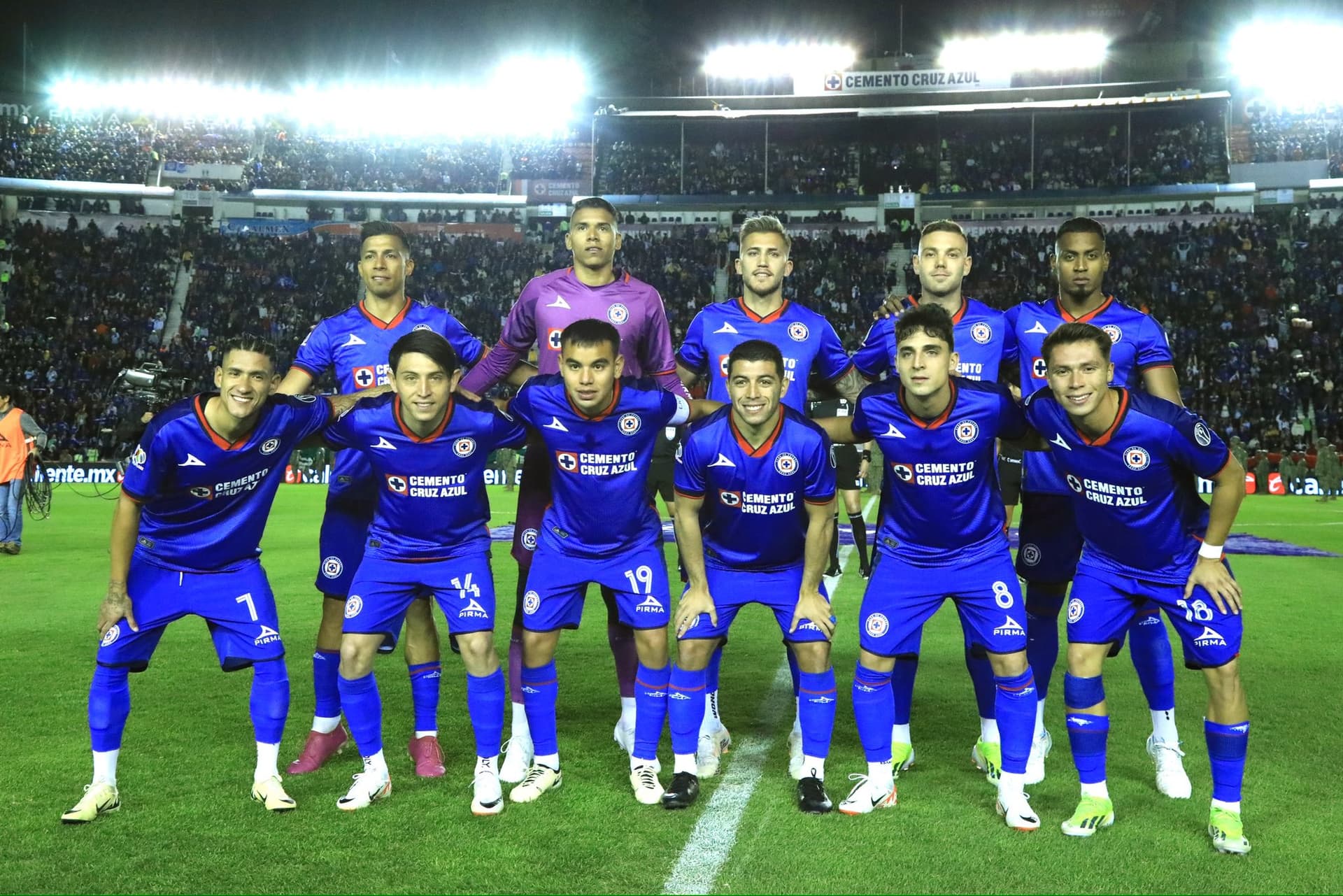 Cruz Azul llegó al primer lugar por el momento