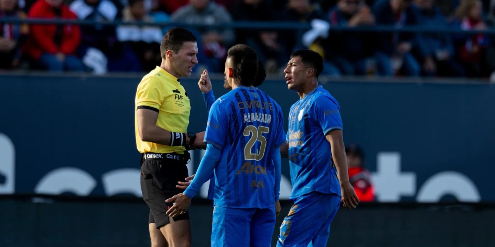 Daniel Aguirre fue rescatado por el VAR luego de recibir la tarjeta roja en el Estadio Alfonso Lastras