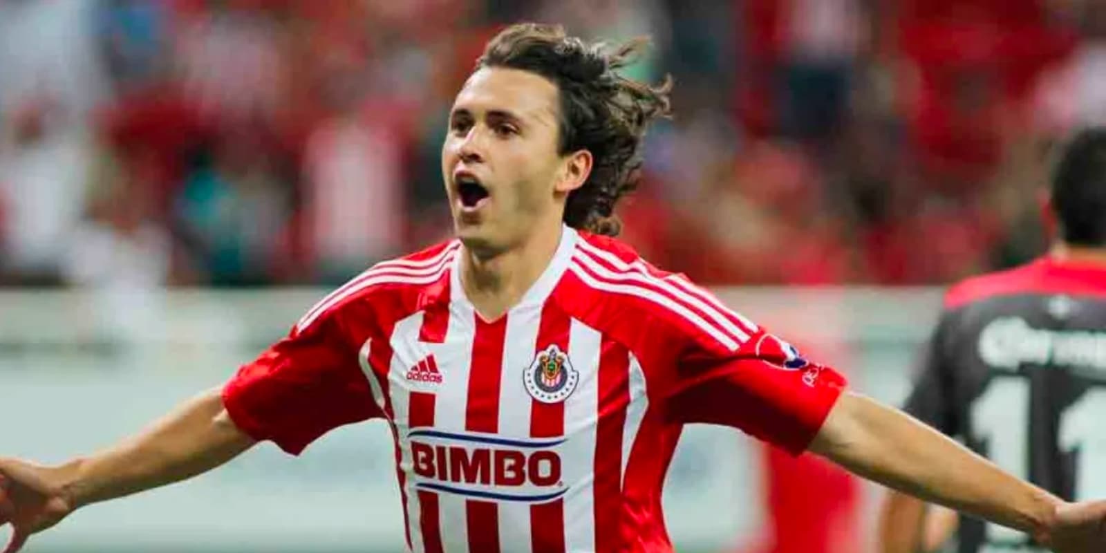 De ser el interés del Manchester United, así se gana la vida Omar Arellano