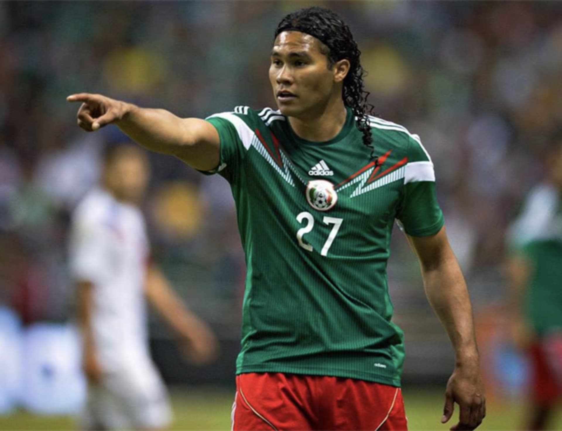 Descrubre le nuevo escándalo de Carlos "El Gullit Peña.