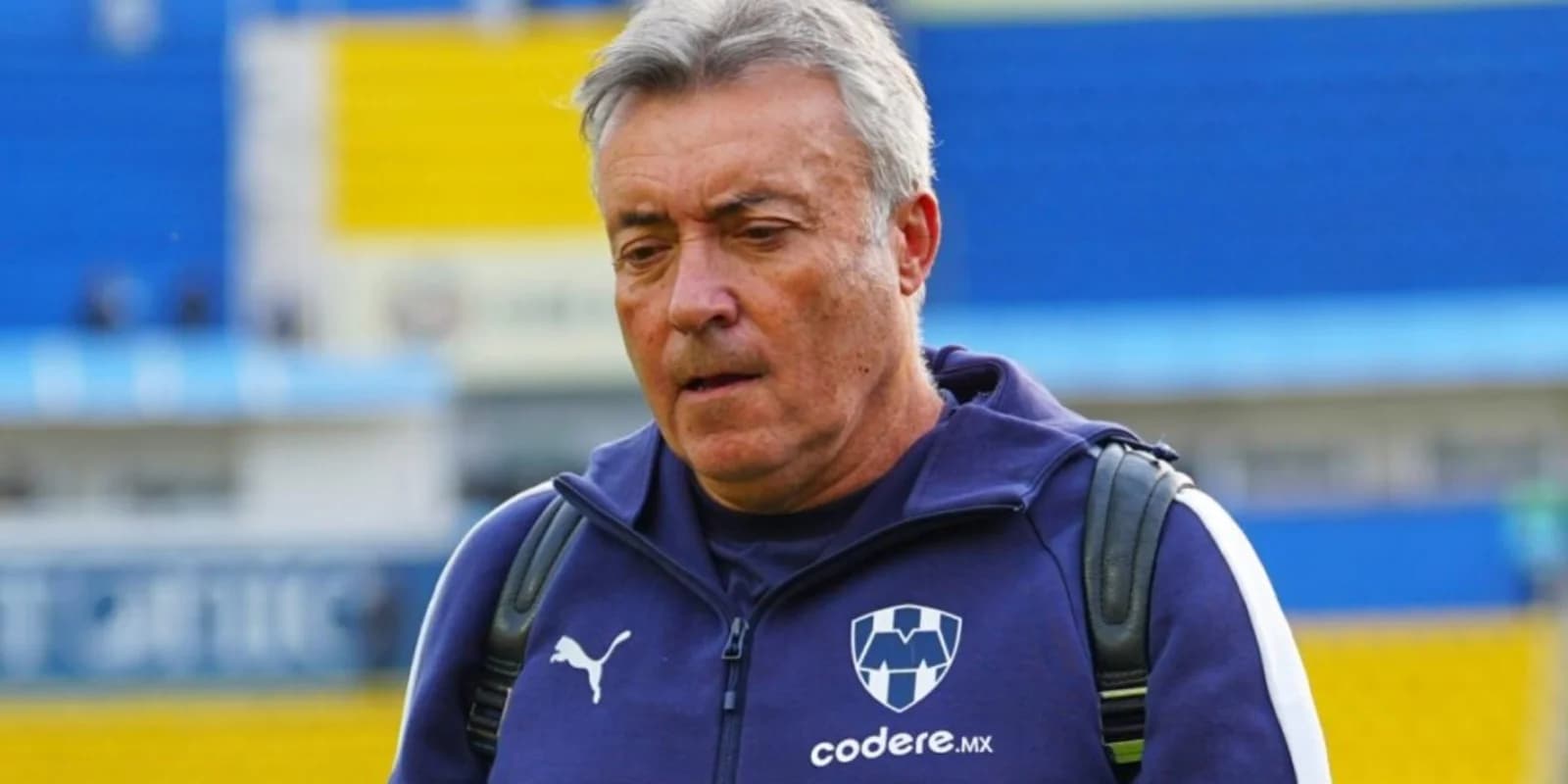 Domènec Torren no podría salir de Rayados debido a una importante razón