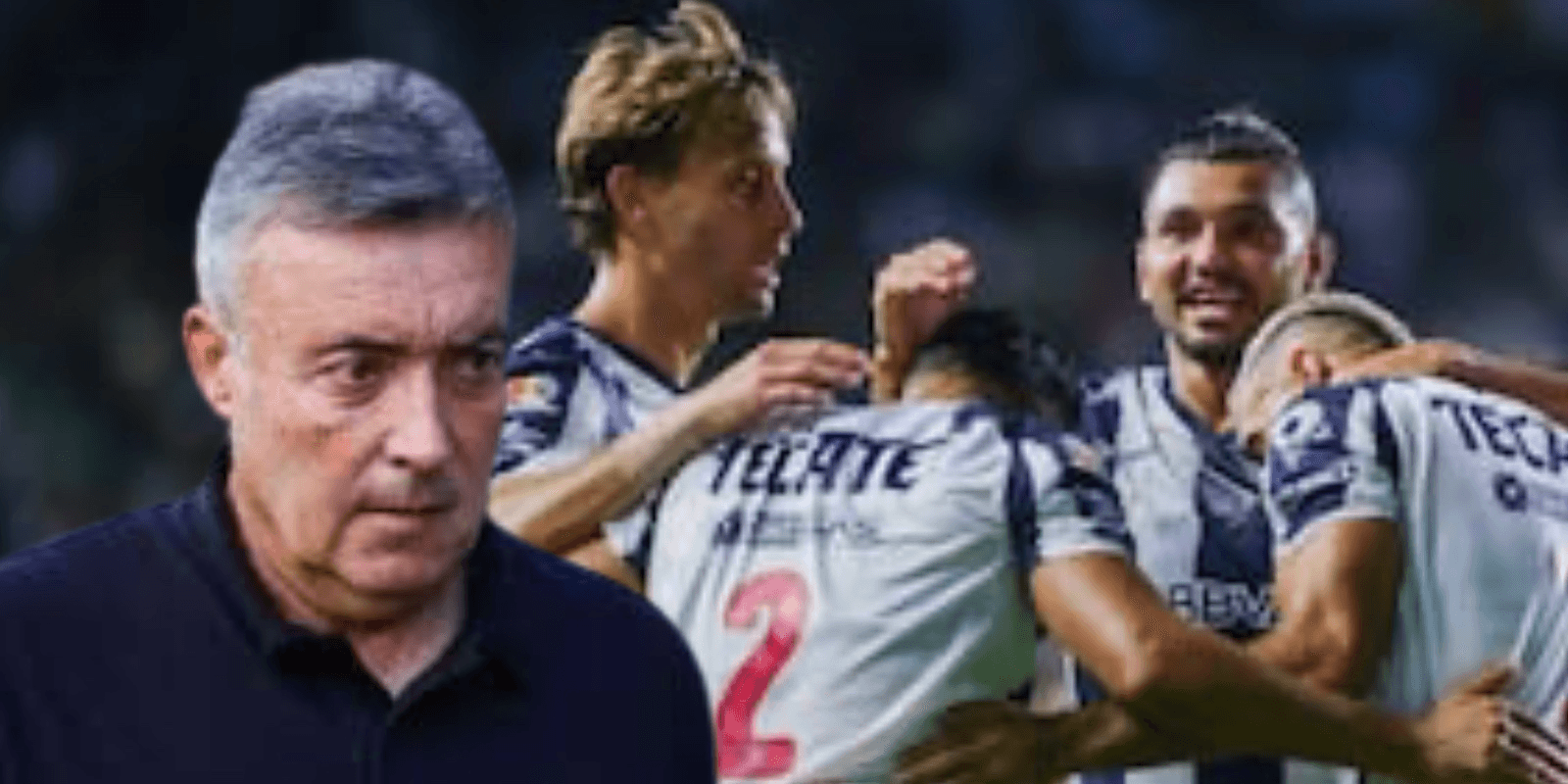 Domènec Torrent junto a futbolista de Rayados / FOTO ABC