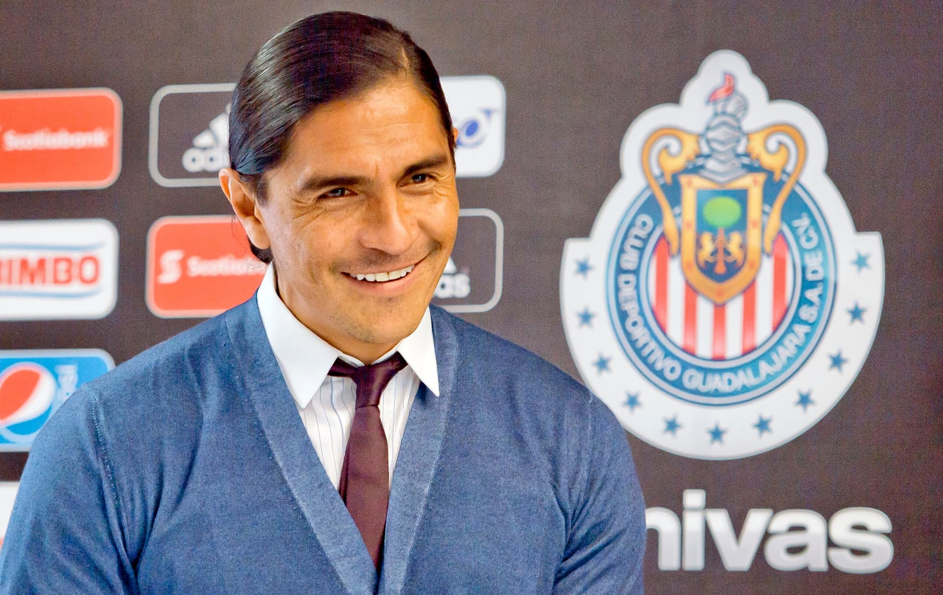 Durante la conferencia de Hiram Mier previo al juego ante Necaxa, Juan Francisco Palencia apareció.