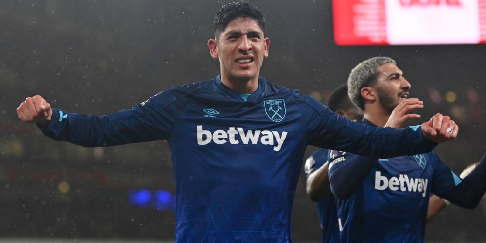 Edson Álvarez pasa por un gran momento futbolístico con el West Ham United.