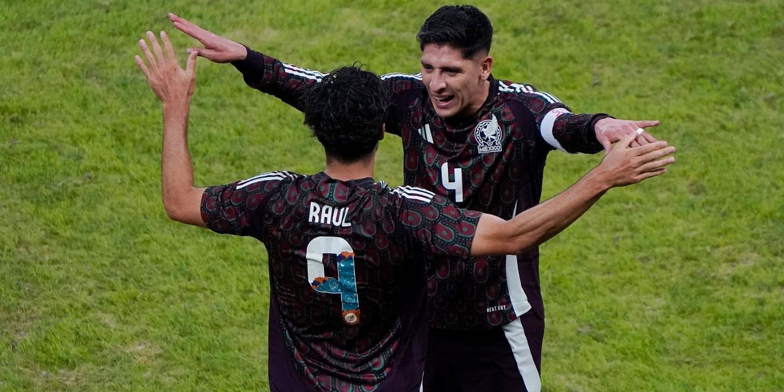 Edson Álvarez y Raúl Jiménez (Fuente: Selección Mexicana)