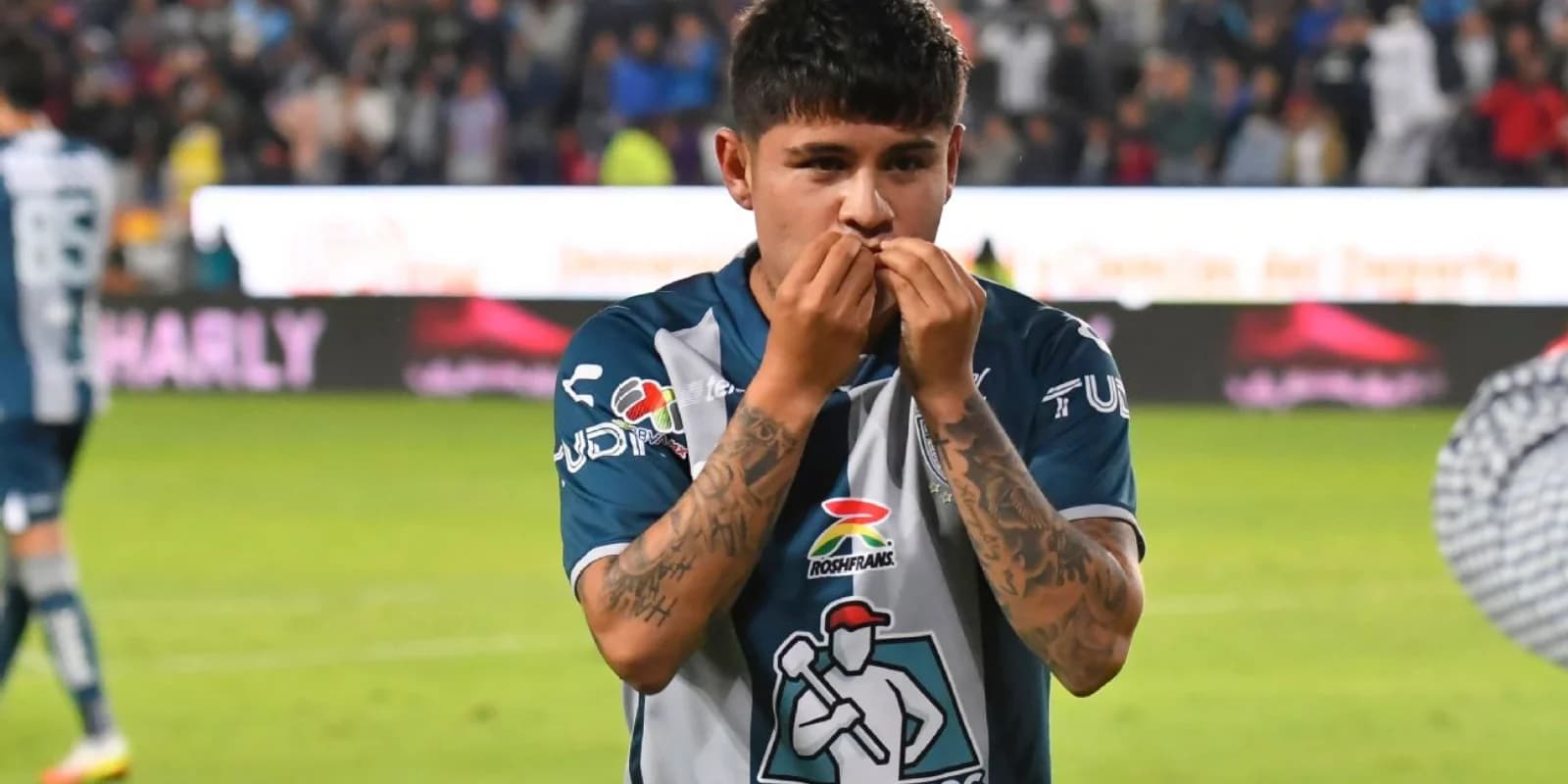 Eduardo López apareció ante las cámaras luego de rescindir su contrato con el Pachuca