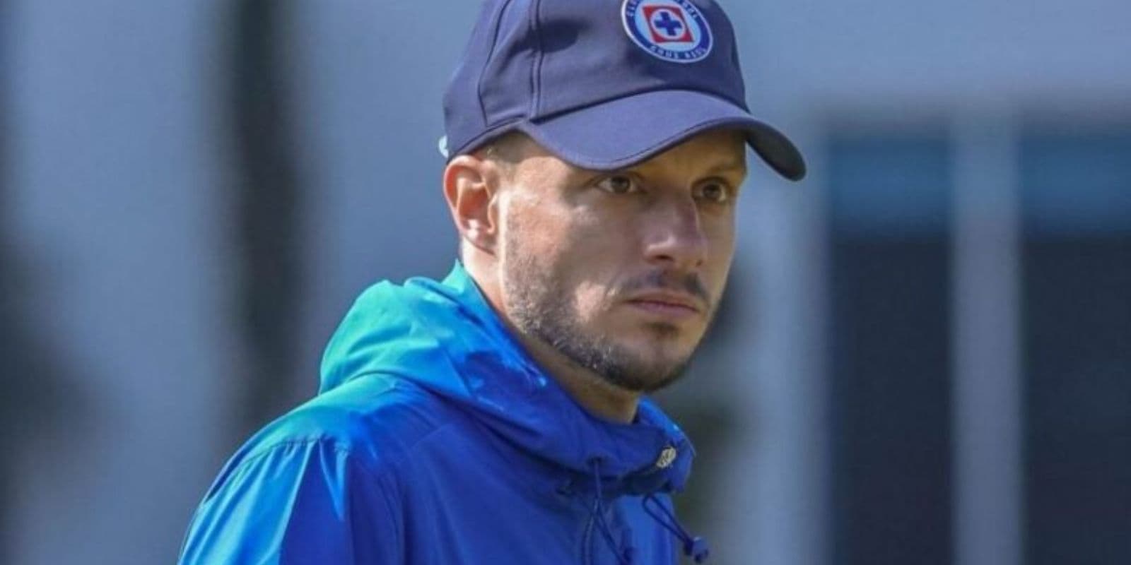 El amor a Anselmi llegó lejos, en Cruz Azul lo compararon con este DT.