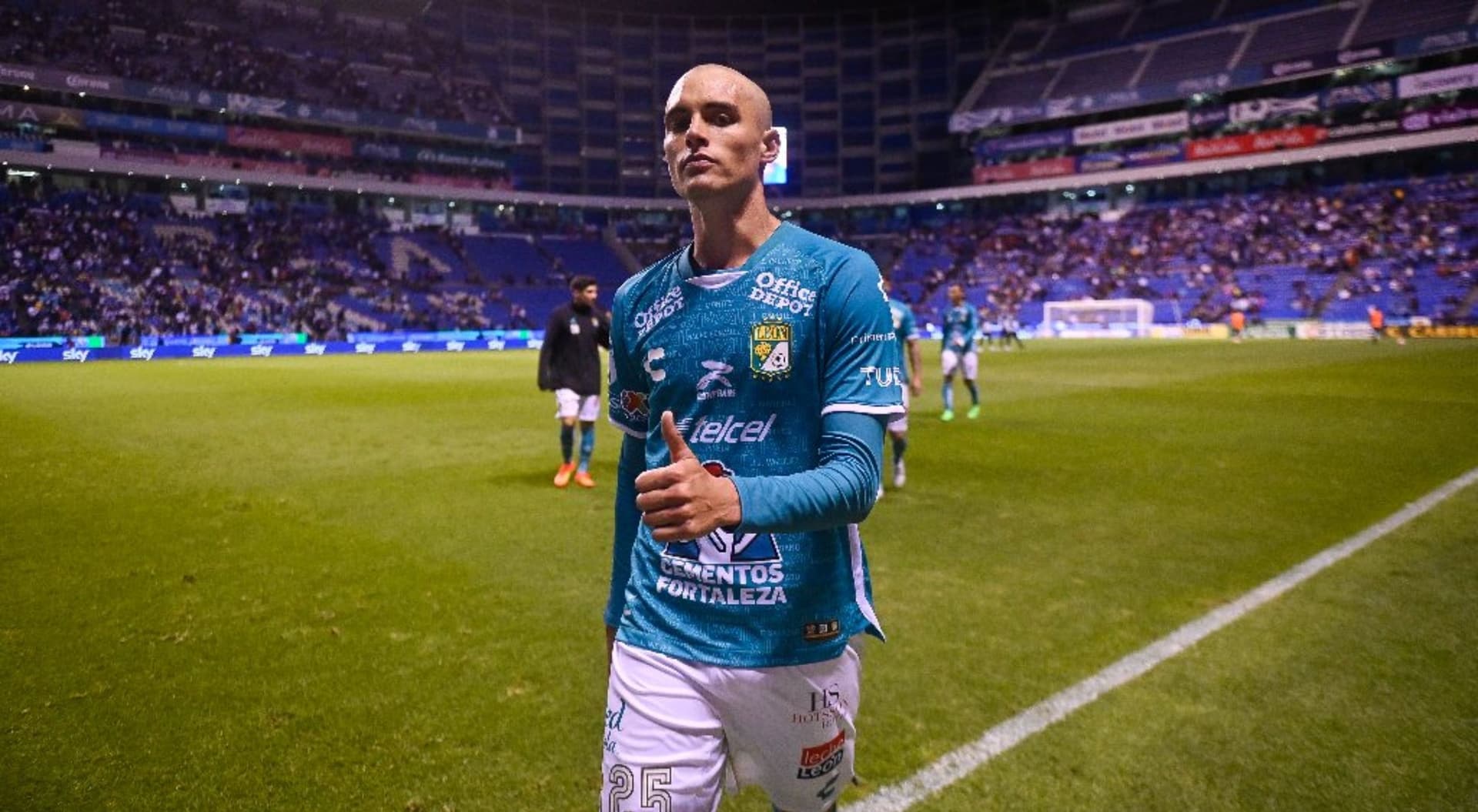 El central mexicano es comparado con un crack internacional