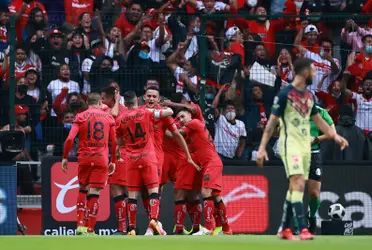 El Club América y el Toluca tienen un rico historial entre ambos, ya que se trata de dos de los clubes más ganadores de la Liga MX. Conoce quién tiene la ventaja en este duelo que tuvo su última edición hace pocos días.