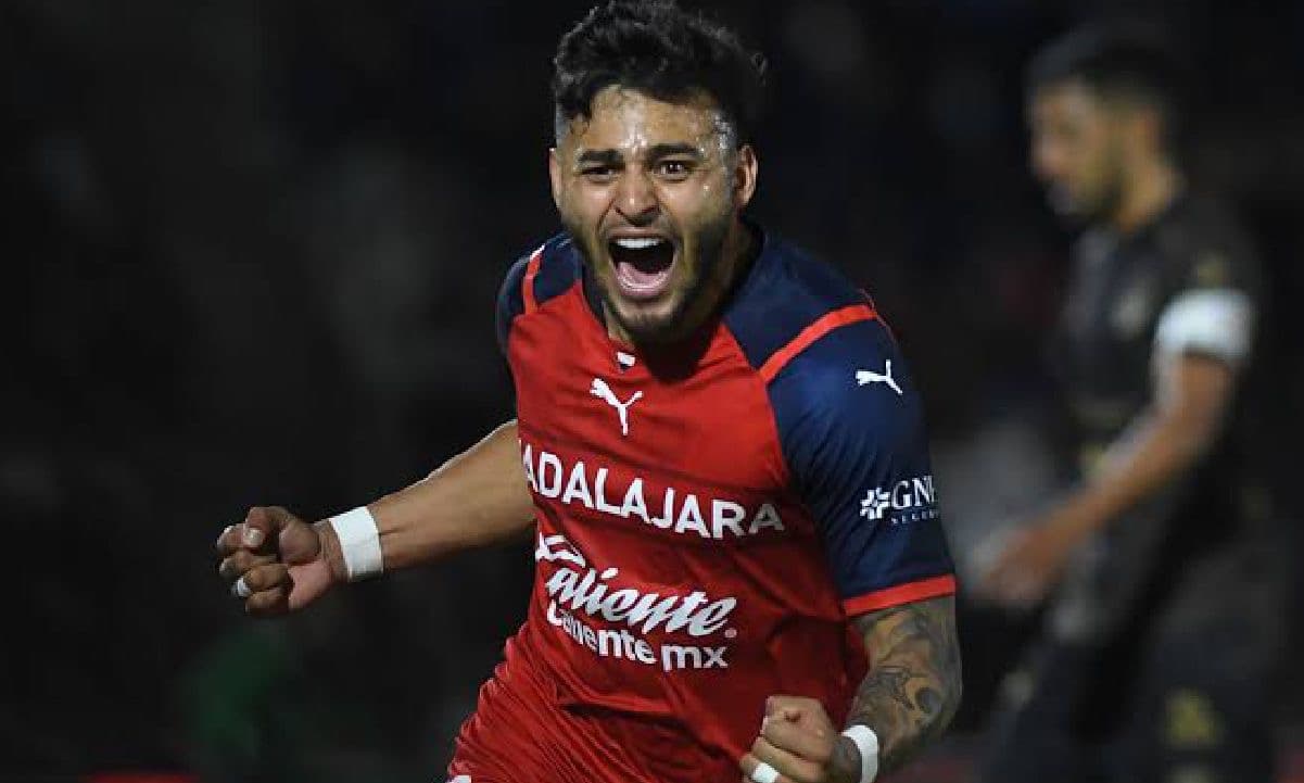 El conjunto holandés, PSV, está considerando llevarse al “10” del Guadalajara