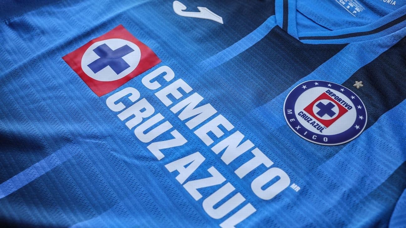 El Cruz Azul anda teniendo algunos problemas con Joma, y es por eso que varias marcas andan buscando firmar contrato con la directiva celeste.