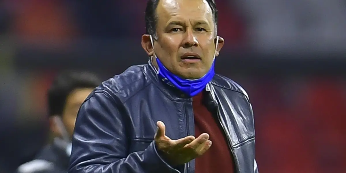 El defensa central que le agrada a Juan Reynoso y lo tendría en mente para el siguiente torneo en Cruz Azul.