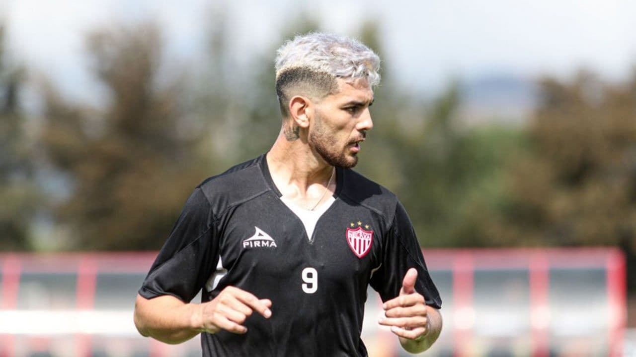 El delantero de Necaxa, Lucas Passerini ha sido la pieza más débil del esquema de Alfonso Sosa y todo se debería esta particularidad.