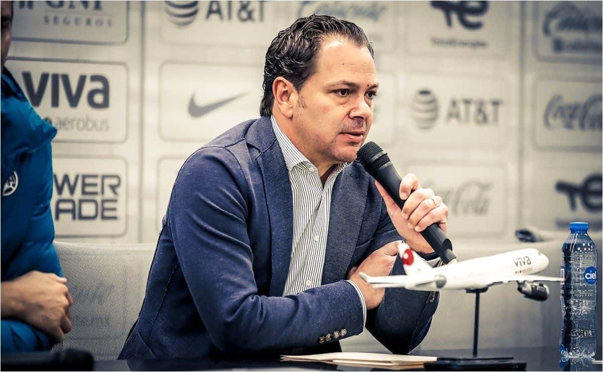 El directivo ya acabó con la paciencia de los aficionados, aunque parece intocable en el equipo.