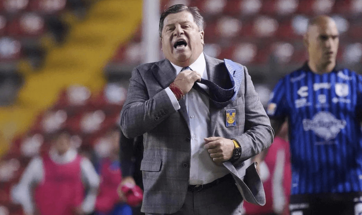El entrenador de los felinos fue expulsado en el segundo tiempo del encuentro