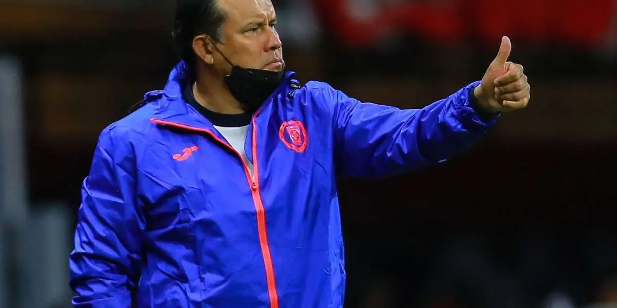 El entrenador llevó a grandes triunfos al Melgar de Perú y rompió la llamada maldición del Cruz Azul.