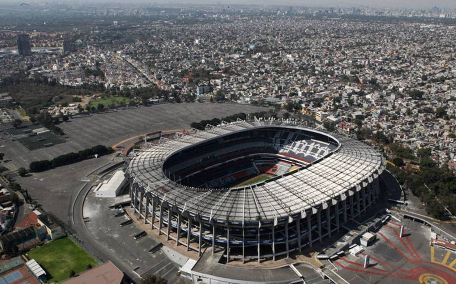 El Estadio Azteca podría ser vetado una vez más, luego de que en el pasado duelo eliminatorio ante Canadá volviera a hacerse presente el grito homofóbico, ante el descontento de la afición mexicana por no conseguir los tres puntos en casa.