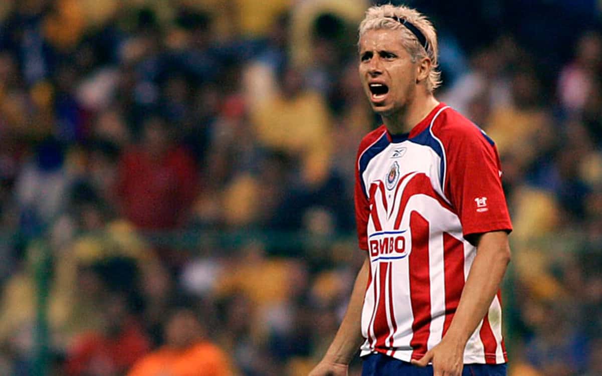 El ex jugador de Chivas confiesa que Bautista lo regañó, lo considera un referente