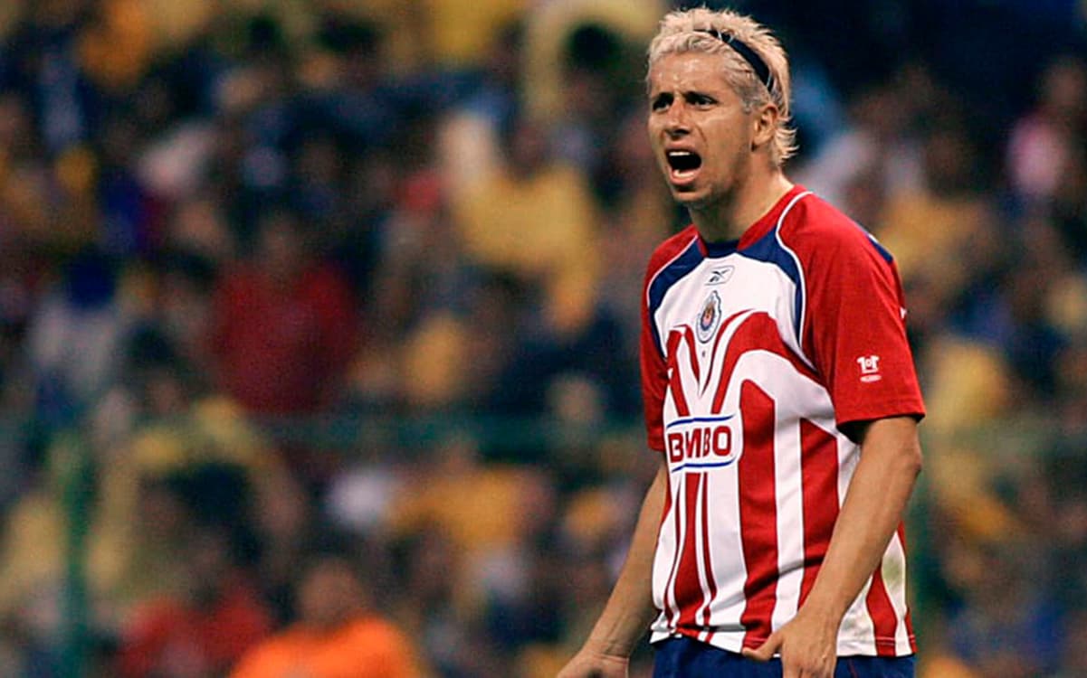 El ex jugador de Chivas confiesa que Bautista lo regañó, lo considera un referente