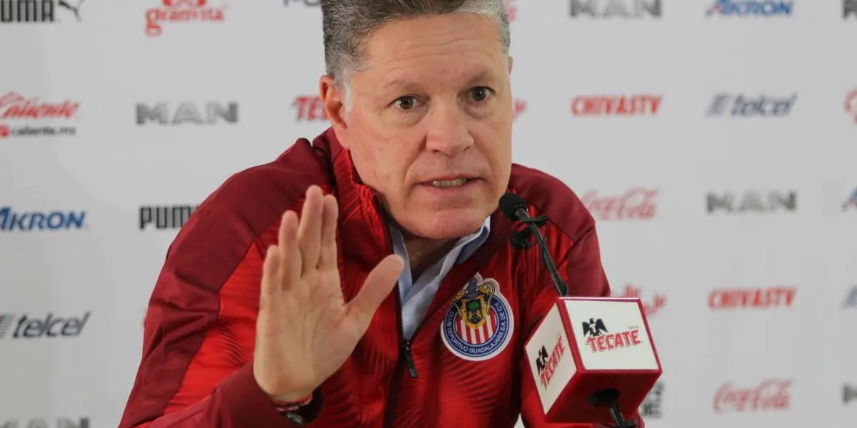 El exdirector deportivo de Chivas, Néstor de la Torre, señaló que el equipo no levantará mientras Ricardo Peláez maneje al Rebaño.