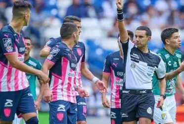 El expresidente de Rayados, Jorge Urdiales, se lanzó en contra del árbitro por su polémico trabajo en el Monterrey vs. León de la jornada 13 del presente torneo.