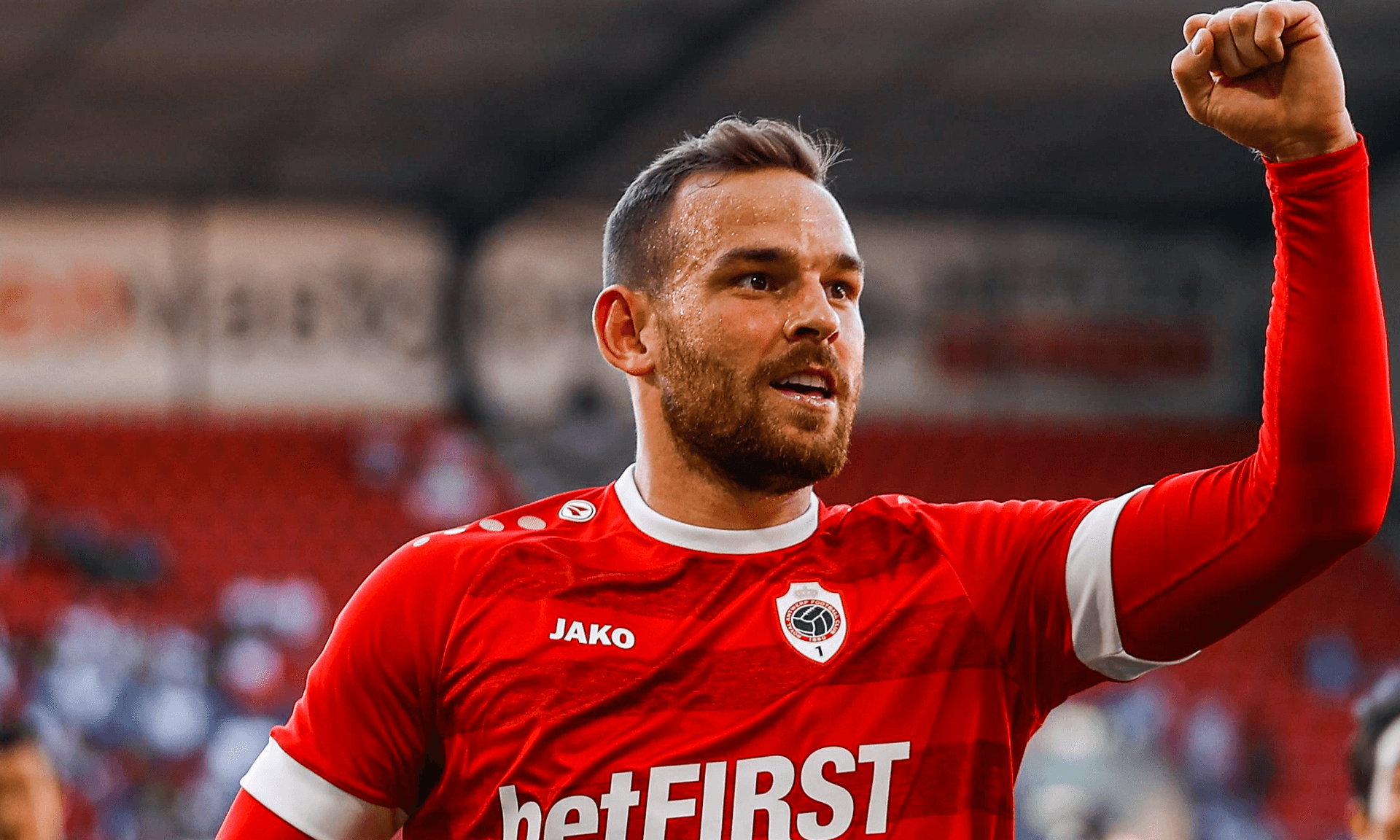 El holandés se hizo presente en el marcador con el que su equipo ganó el día de hoy