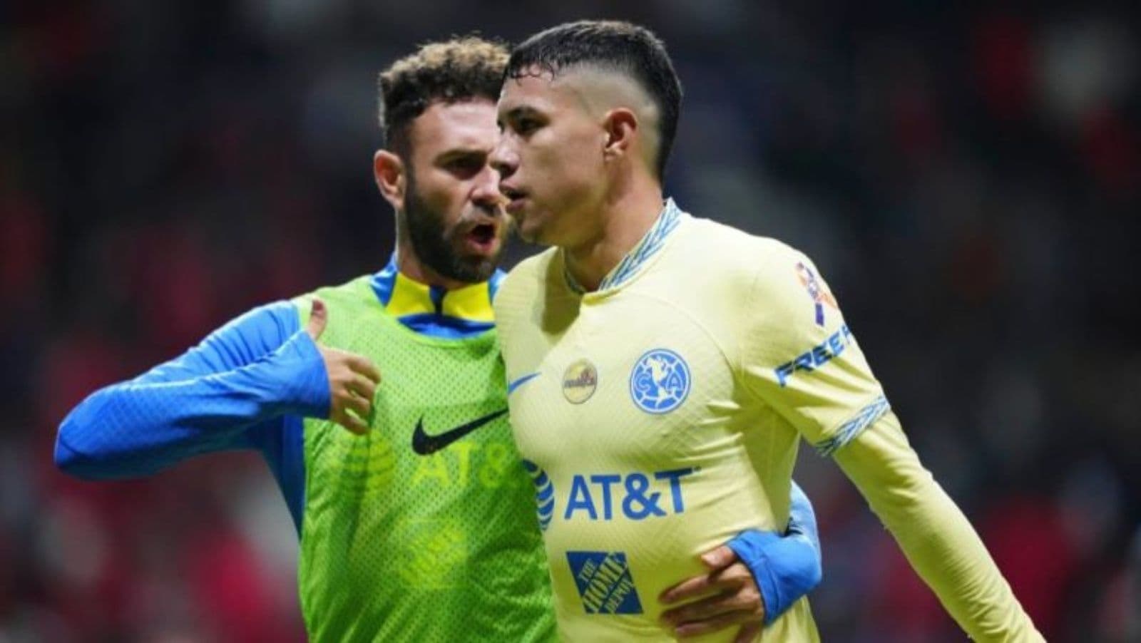 El joven de la cantera del América fue exhibido tras filtrarse imágenes de su enojo en pleno partido.