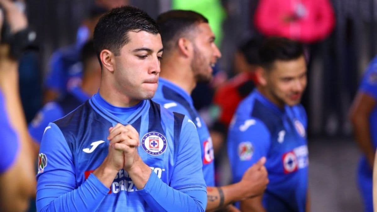 El juego entre cementeros y rojinegros estuvo en todo momento envuelto en la polémica arbitral