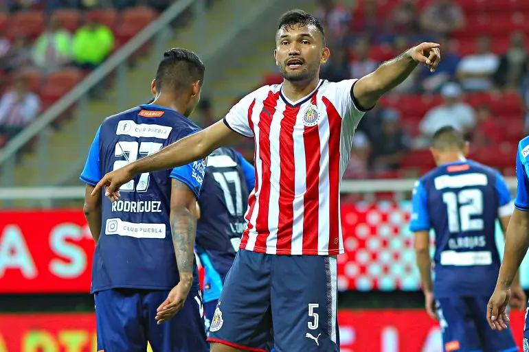 El jugador mexicano es criticado por su accionar