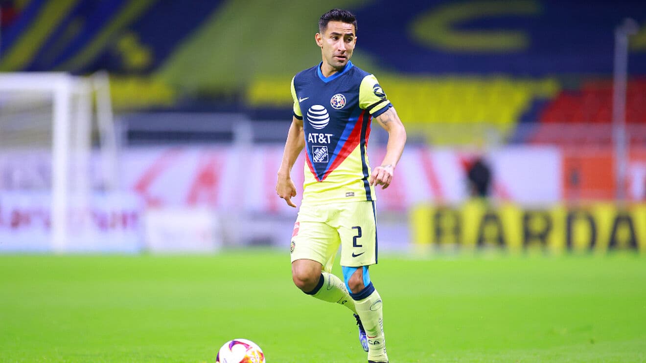 El jugador mexicano termina su contrato con América en junio del 2022.