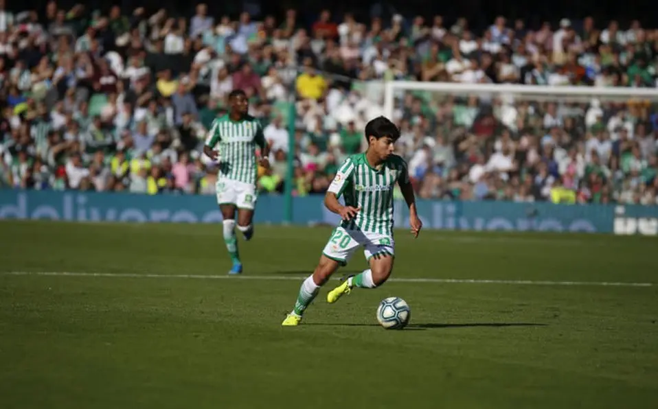 El jugador mexicano volvió a ser titular en España
