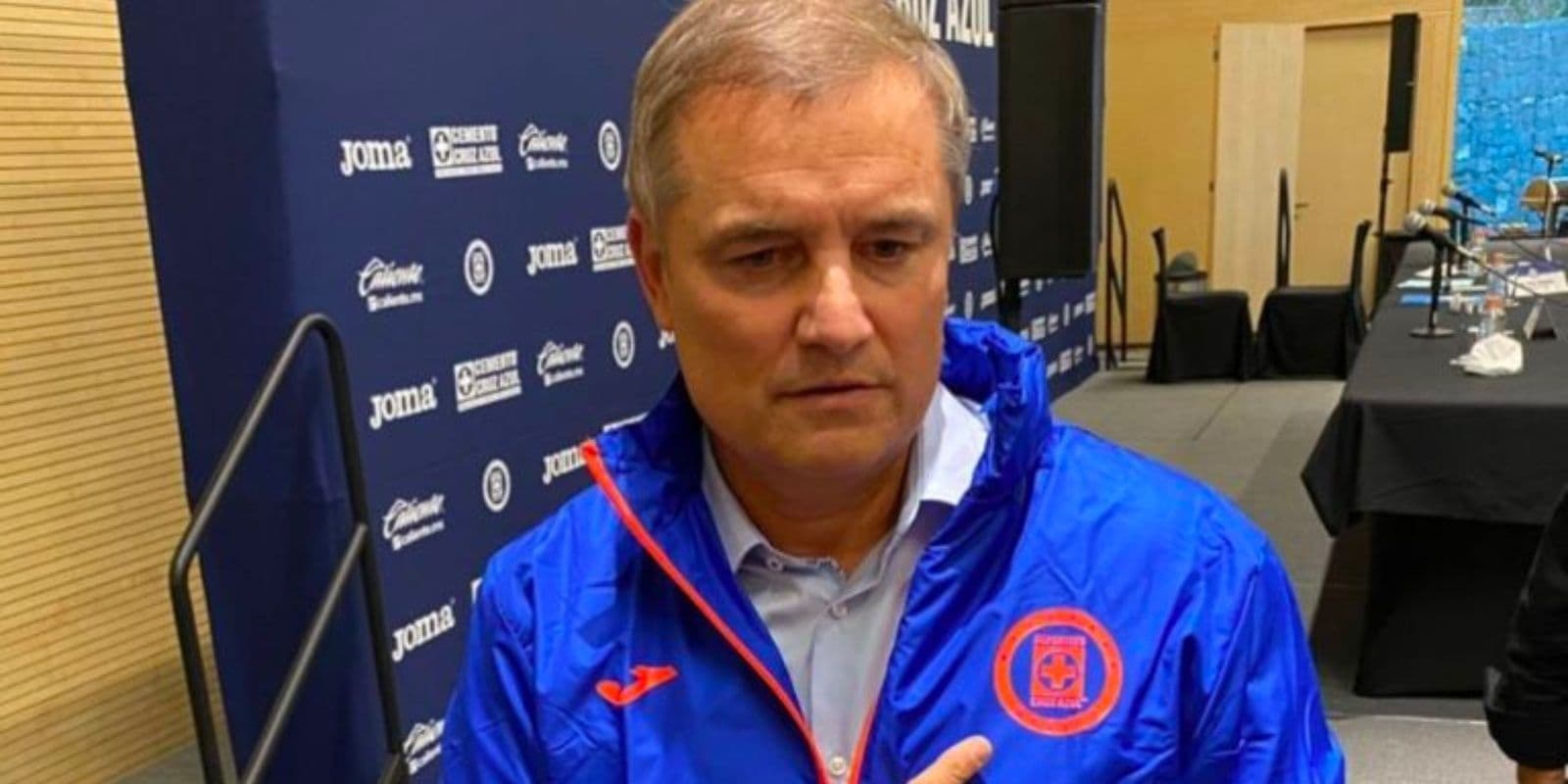 El jugador que le pide a Diego Aguirre mantenerlo en Cruz Azul, pero el DT uruguayo no daría su brazo a torcer y no lo quiere en La Noria