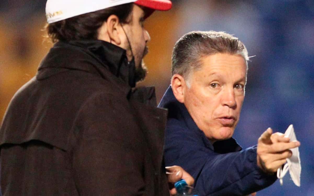 El lateral derecho del León, Fernando Navarro, podría haber llegado a Chivas, pero ya tendría otro destino.