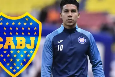 El mediocampista argentino firmará con Boca Juniors por lo que los aficionados de Cruz Azul lo colocaron como mercenario 