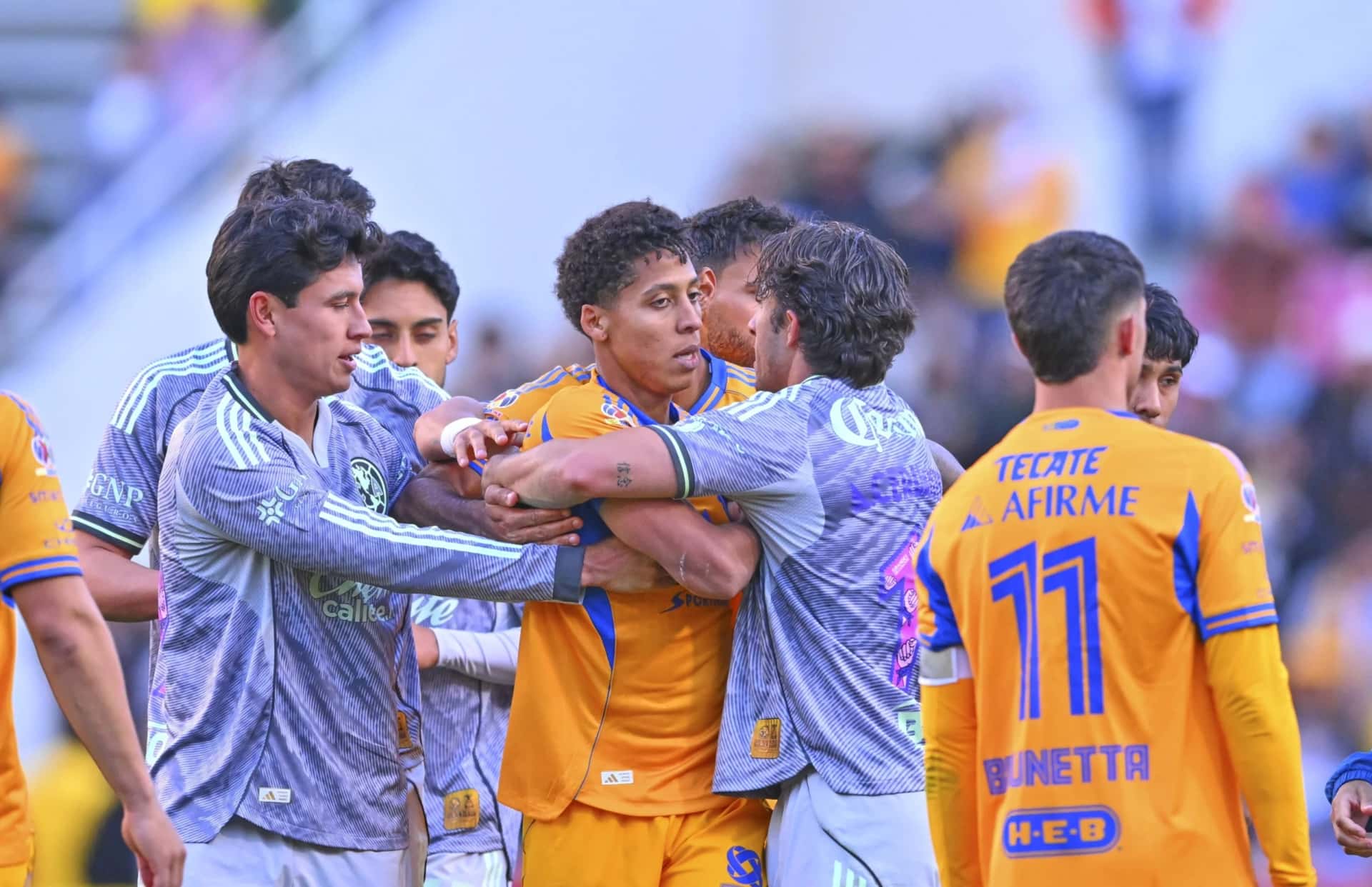 El partido entre América y los Tigres de la Universidad Autónoma de Nuevo León acabó en empate.
