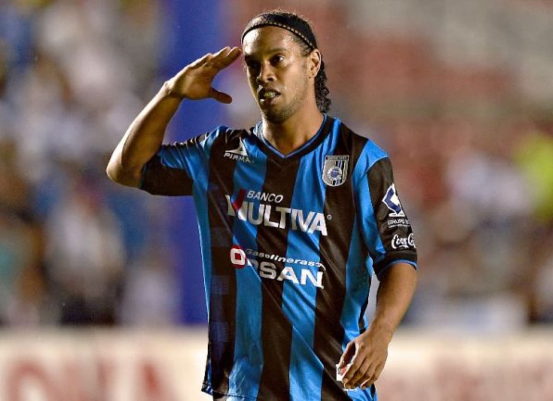 El paso de Ronaldinho con Gallos blancos dejó muchas anécdotas y curiosidades, esta es una de ellas.