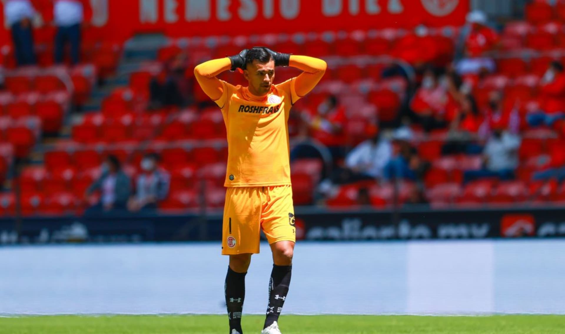 El portero Luis García no estará vs Necaxa