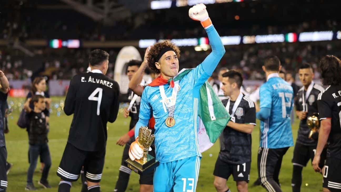 El portero mexicano sigue dando de qué hablar con su equipo.