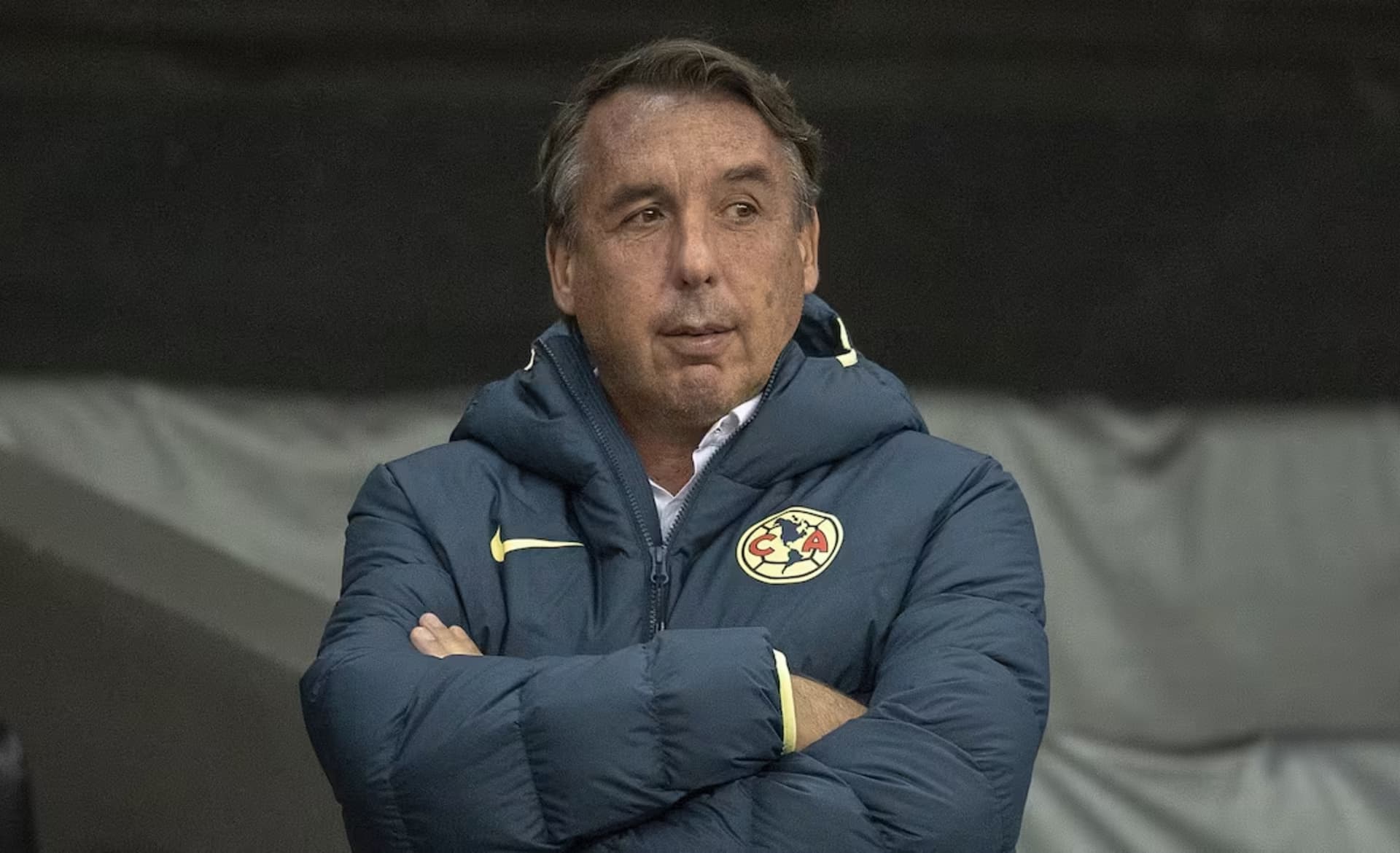 Emilio Azcárraga mira juego desde una tribuna (Fuente: Mexsports)