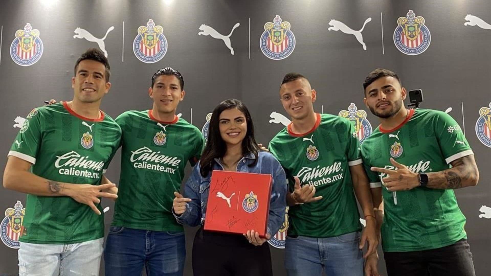 En la presentación de la casaca, el mediocampista aprovechó para dar un mensaje a los demás equipos de la liga